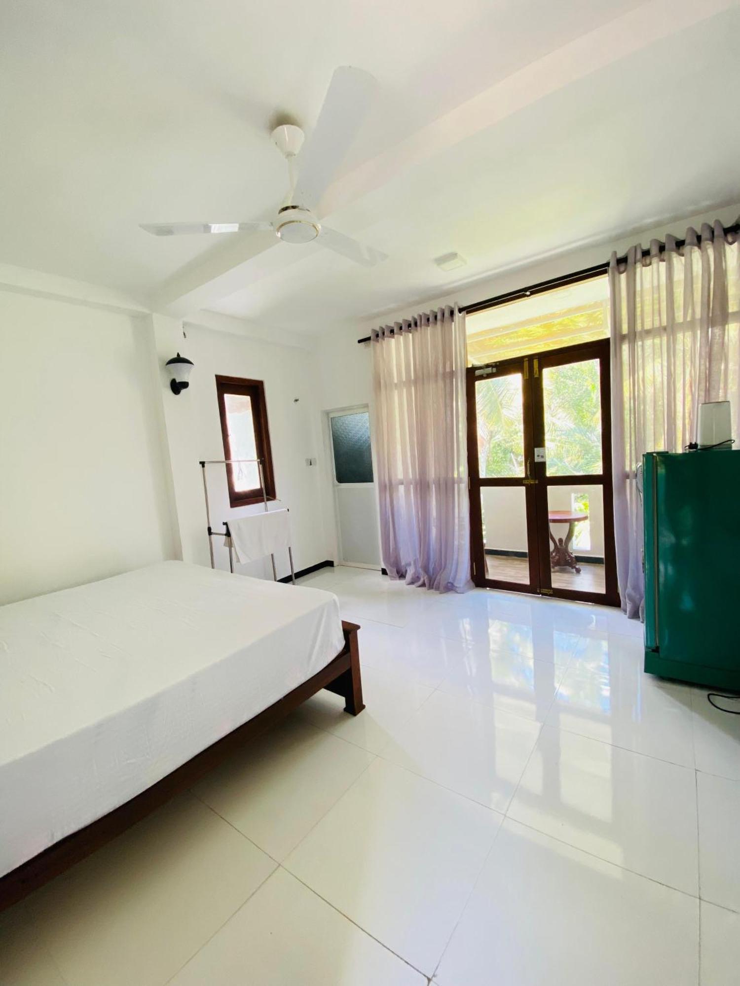 Hotel Navora à Hikkaduwa Chambre photo